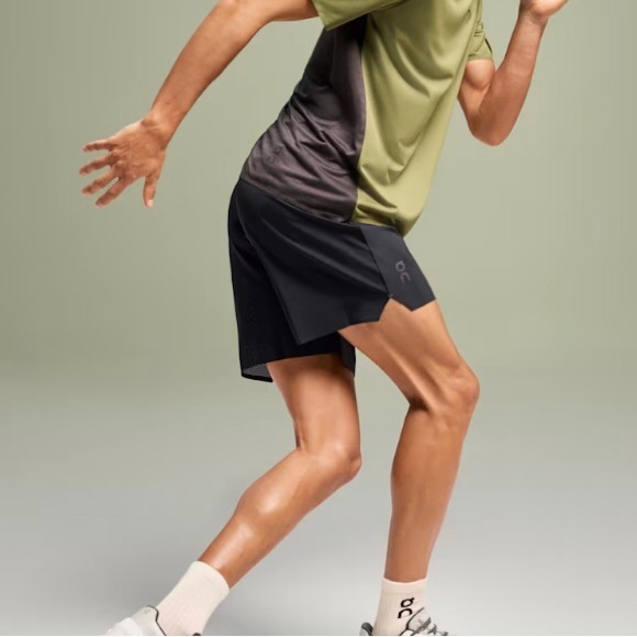 On Running Other - NEW On Running Lightweight Shorts -Black